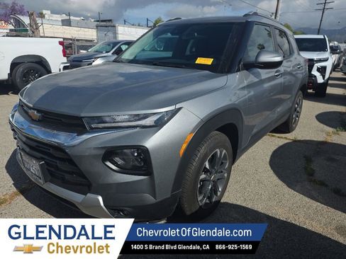 Used 2023 Chevrolet TrailBlazer LT w/ Convenience Package FWD image 1