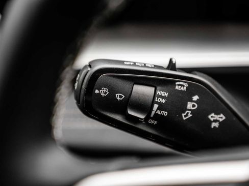 New 2026 Volkswagen Tiguan SE image 28