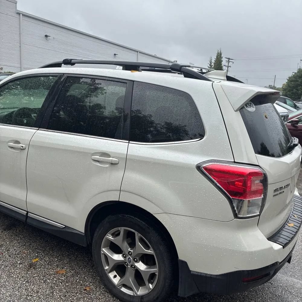 Used 2017 Subaru Forester 2.5i Touring AWD/4WD image 5