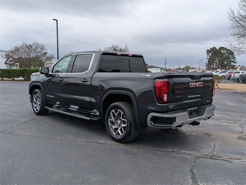 Used 2024 GMC Sierra 1500 SLE w/ Preferred Package image 5