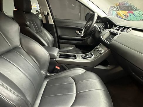 Used 2019 Land Rover Range Rover Evoque SE AWD/4WD image 32