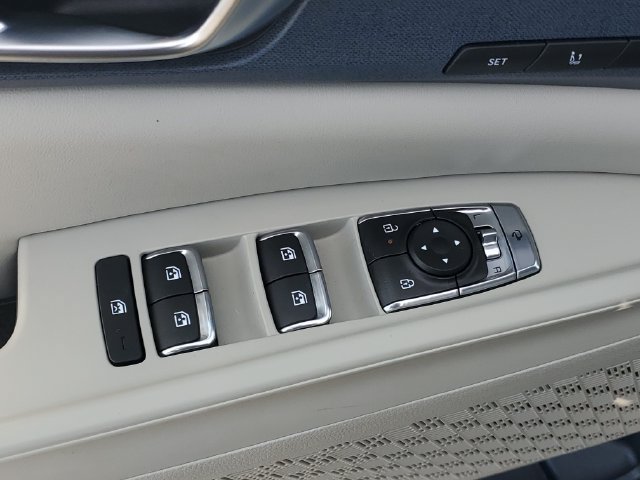 Certified 2026 Kia Carnival EX FWD image 16