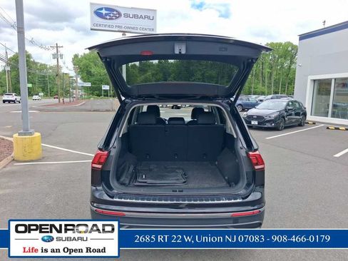 Used 2023 Volkswagen Tiguan SE AWD/4WD image 32