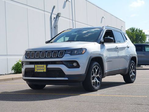 Used 2025 Jeep Compass Limited AWD/4WD image 7