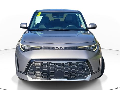 Used 2023 Kia Soul GT-Line w/ GT-Line Technology Package FWD image 2
