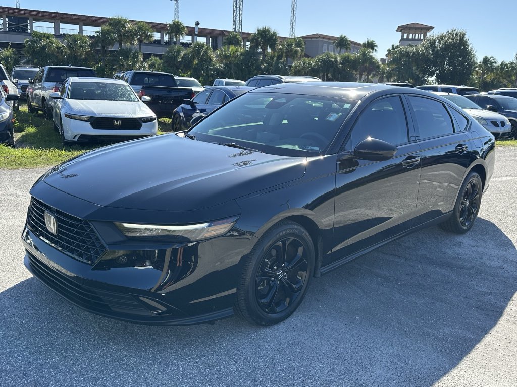 Used 2025 Honda Accord SE image 6