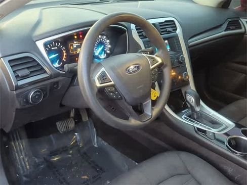 Used 2014 Ford Fusion SE image 10