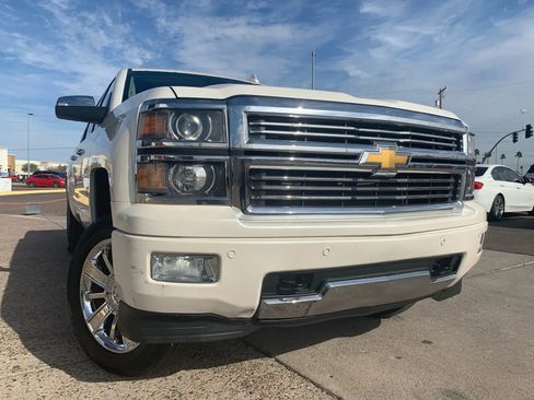 Used 2015 Chevrolet Silverado 1500 High Country w/ High Country Premium Package image 3