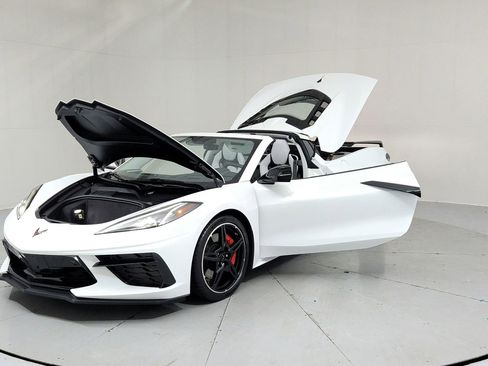 Certified 2021 Chevrolet Corvette Stingray Premium Cpe w/ Z51 Performance Package RWD image 9