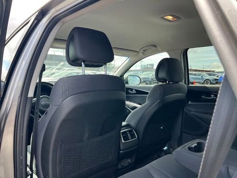 Used 2016 Kia Sorento FWD w/ LX Convenience Package image 11
