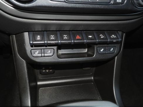 Used 2022 Chevrolet Colorado ZR2 w/ ZR2 Dusk Special Edition image 13