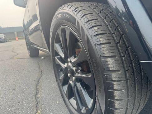Used 2018 Jeep Grand Cherokee Altitude AWD/4WD image 6