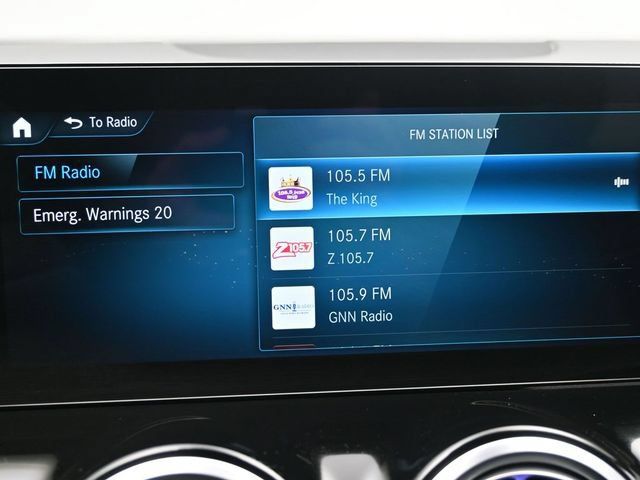 Used 2023 Mercedes-Benz GLA 250 4MATIC w/ Premium Package image 21