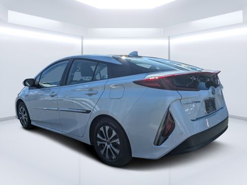 Used 2021 Toyota Prius Prime Limited image 7