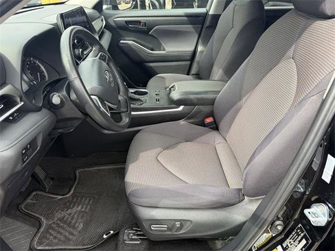 Certified 2024 Toyota Highlander LE image 18