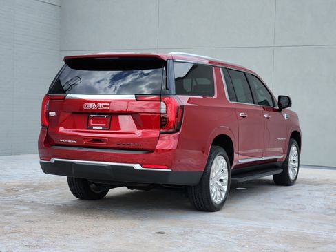 Used 2025 GMC Yukon XL Elevation AWD/4WD image 8