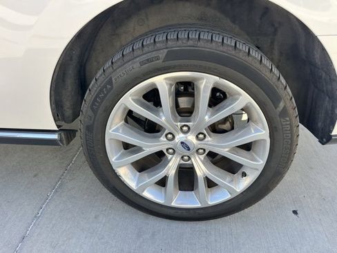 Used 2019 Ford Expedition Limited w/ Equipment Group 302A image 9