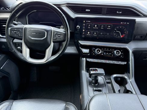 Used 2023 GMC Sierra 1500 Denali w/ Technology Package AWD/4WD image 10
