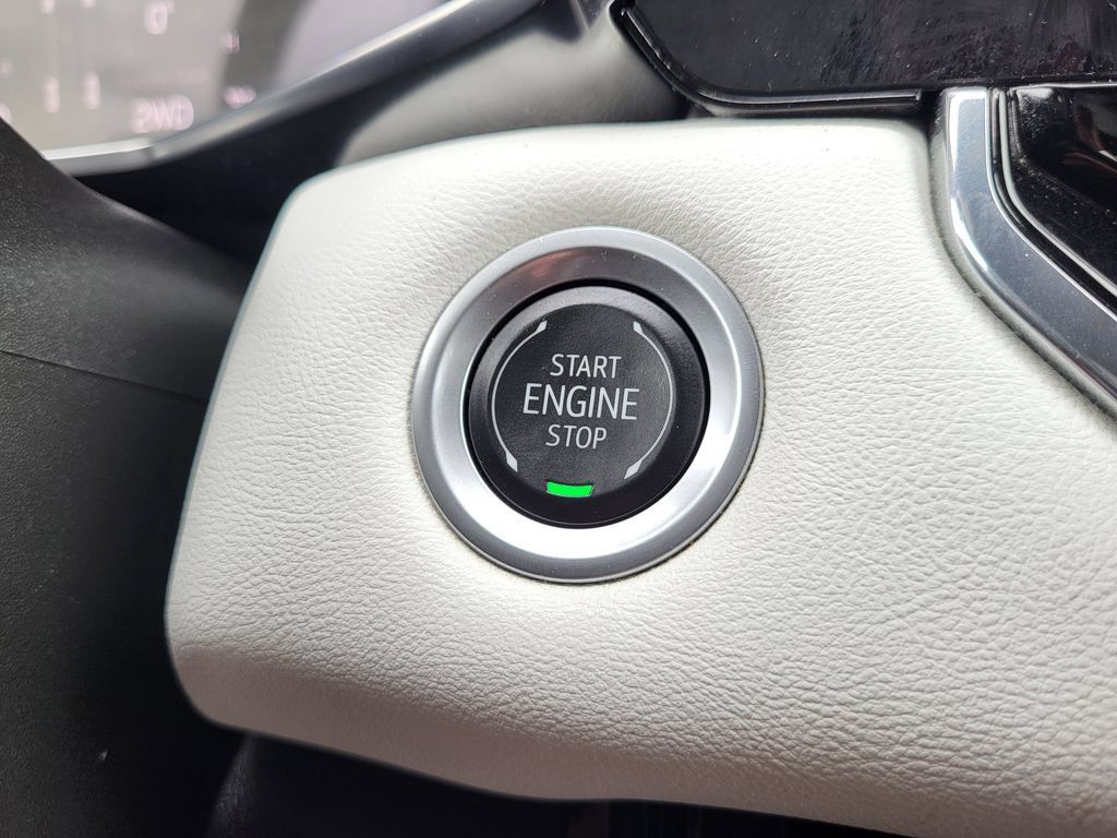 Used 2024 GMC Canyon AT4X AWD/4WD image 16