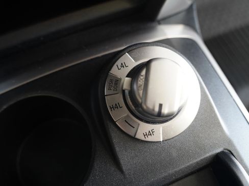 Used 2021 Toyota 4Runner Limited AWD/4WD image 23