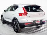 Used 2022 Volvo XC40 T5 Inscription w/ Climate Package image 2