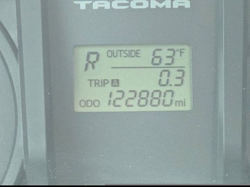 Used 2017 Toyota Tacoma SR RWD image 20
