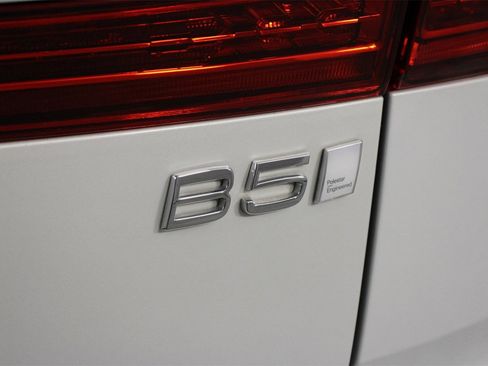 Certified 2023 Volvo XC60 B5 Plus w/ Protection Package Premier image 20