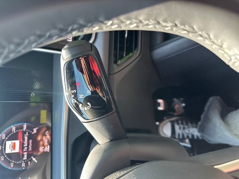 New 2026 Volkswagen Tiguan SE R-Line AWD/4WD image 17