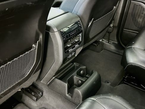 Used 2024 Jeep Grand Cherokee L Limited w/ Luxury Tech Group II image 29