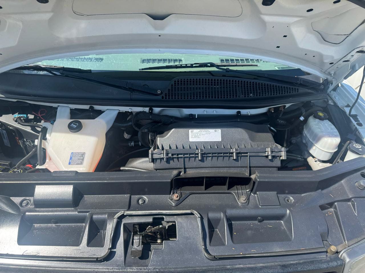 Used 2018 Chevrolet Express 2500 RWD image 16