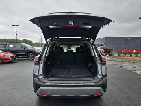 Used 2023 Nissan Rogue SV w/ SV Premium B Package image 13