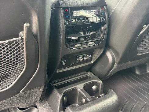 Used 2022 Jeep Grand Cherokee L Overland w/ Advanced Protech Group III image 15