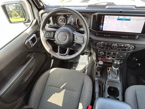 Used 2024 Jeep Wrangler Unlimited Rubicon AWD/4WD image 9