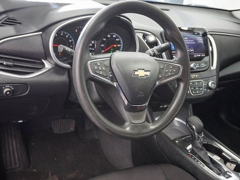Used 2023 Chevrolet Malibu LT image 4