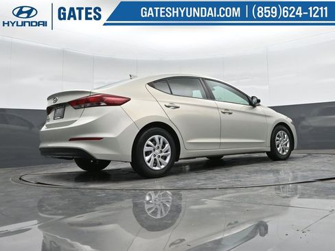 Used 2017 Hyundai Elantra SE w/ Cargo Package image 36