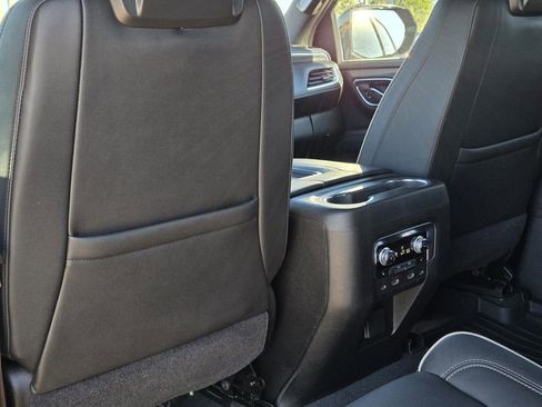 Used 2021 GMC Yukon SLT w/ SLT Premium Package image 25