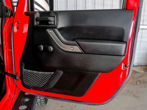 Used 2017 Jeep Wrangler Unlimited Sport w/ Connectivity Group image 43