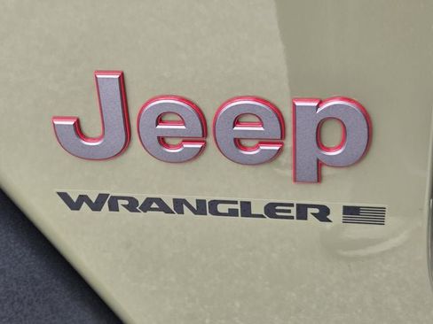 Used 2025 Jeep Wrangler Unlimited Rubicon AWD/4WD image 35