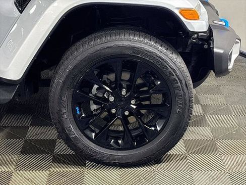 Certified 2023 Jeep Wrangler Unlimited Sahara w/ Cold Weather Group AWD/4WD image 24