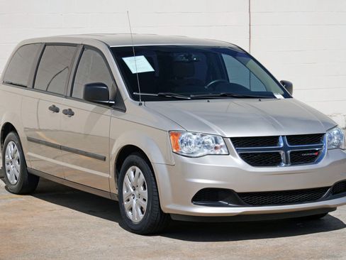 Used 2015 Dodge Grand Caravan American Value Package w/ UConnect Hands-Free Group FWD image 42