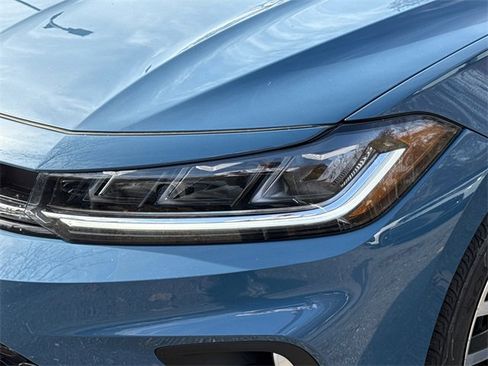 New 2026 Volkswagen Jetta SE image 7