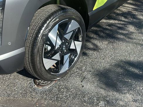 Used 2025 Hyundai Kona Limited image 8