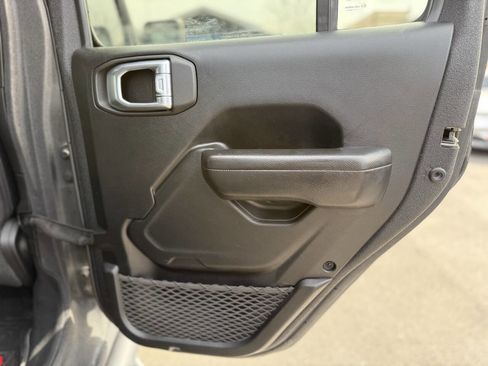 Used 2022 Jeep Wrangler Unlimited Sport image 30