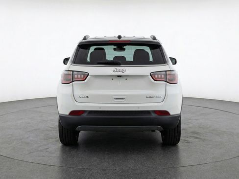 Used 2025 Jeep Compass Limited image 7