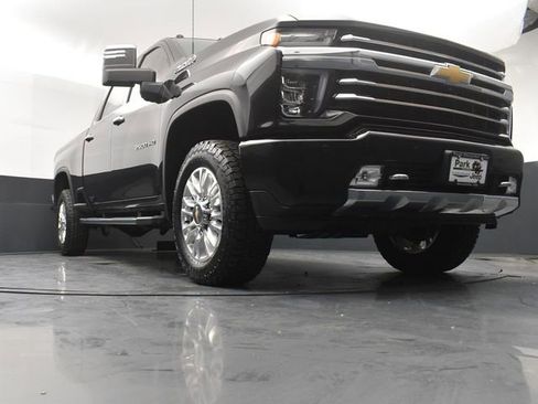Used 2022 Chevrolet Silverado 2500 High Country w/ Z71 Off-Road Package AWD/4WD image 19