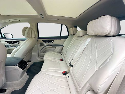 Used 2023 Mercedes-Benz EQS 580 4MATIC SUV w/ Exclusive Trim Package image 26