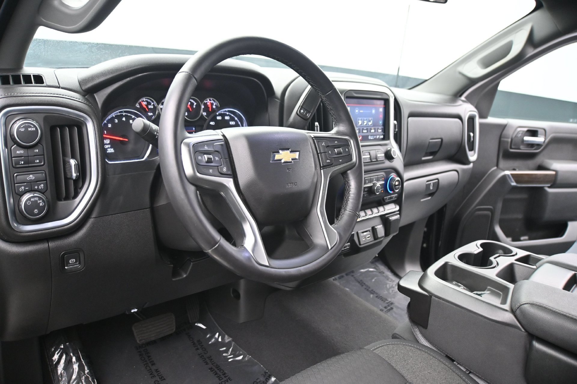 Used 2021 Chevrolet Silverado 1500 LT w/ Z71 Off-Road Package AWD/4WD image 20