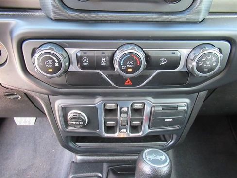 Used 2019 Jeep Wrangler Unlimited Sport S image 23