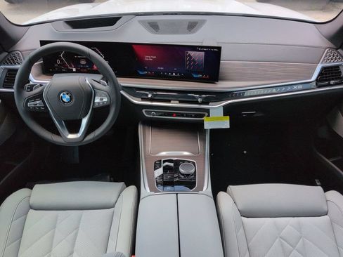New 2026 BMW X5 xDrive40i w/ Premium Package AWD/4WD image 15