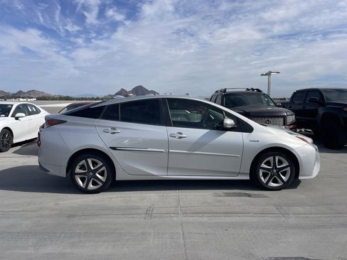 Used 2018 Toyota Prius Three image 3